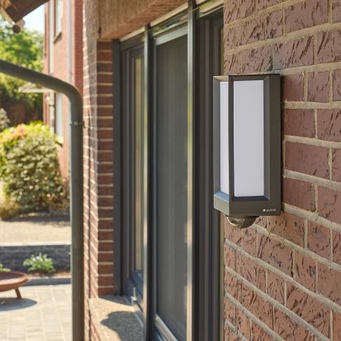 STEINEL L 42 SC mit Bewegungsmelder & Bluetooth